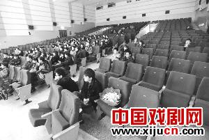 话剧《八美千娇》演出只售出50张票