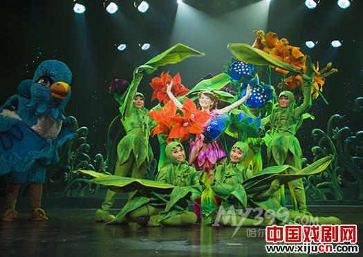 舞美设计师王宏刚荣获话剧金狮奖