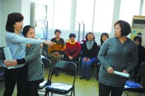 家政人员演话剧当主角