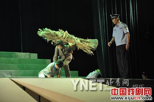 纪实话剧《李方洪》公演