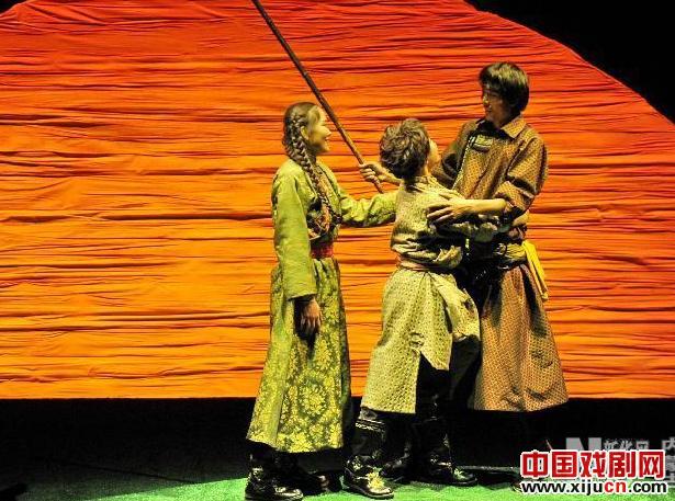 大型原创话剧《国家的孩子》上演