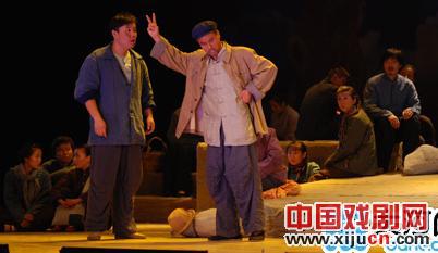 《万世根本》到河南基层演出