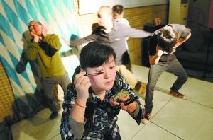 参加话剧减压活动