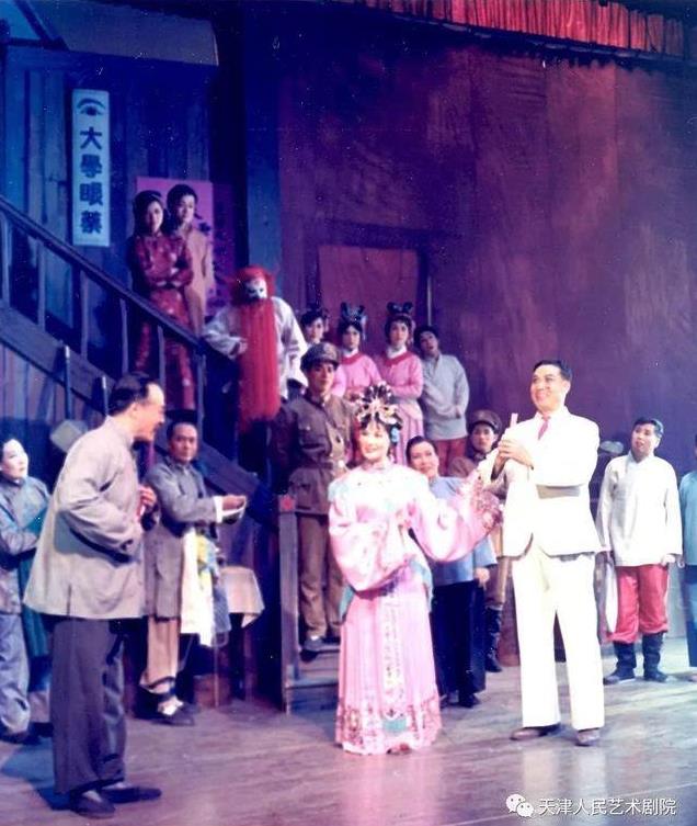 大型津味话剧《闯江湖》首演