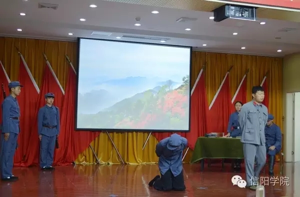 廉政话剧《映山红遍四望山》在浉河区成功上演