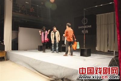 本土话剧《剩女郎》受好评