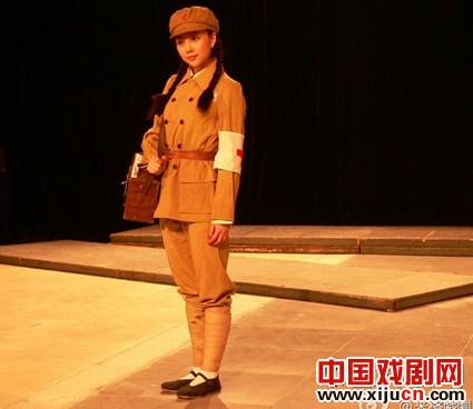 殷桃空政话剧《起飞》定妆照