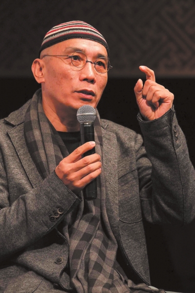 斯琴高娃点赞话剧《二马》 老舍看了会乐出声