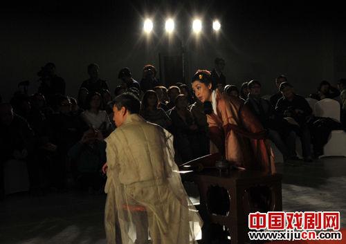 话剧《我爱桃花》进行实验演出