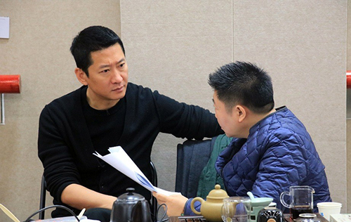 周杰出演话剧《北京法源寺》