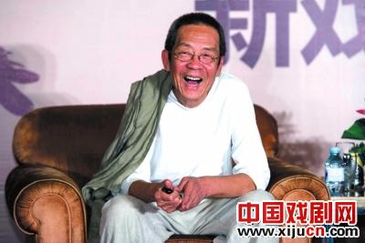 林兆华出席话剧《一鸟六命》新闻发布会