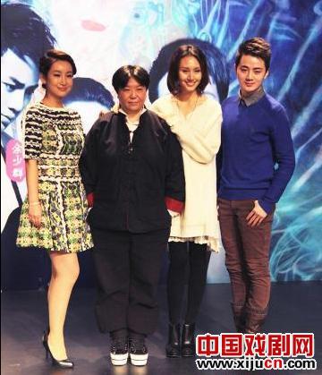 袁泉秦海璐领衔话剧《青蛇》