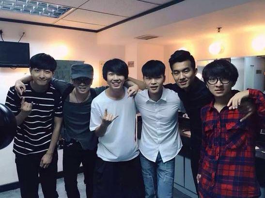 宁桓宇主演话剧《我爸是传奇》