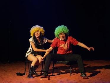 话剧《杀 闪 桃》首演