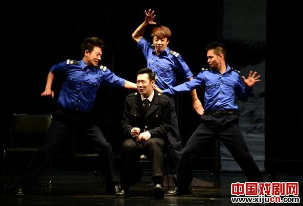 《一个无政府主义者的意外死亡》甘肃大剧院演出