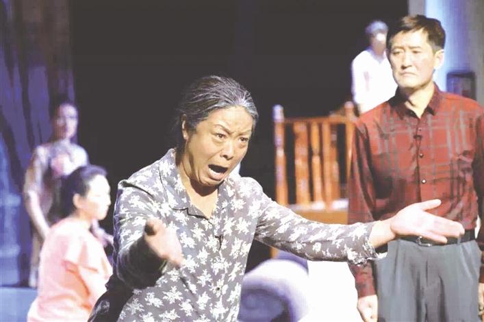 大型反腐倡廉话剧《母亲》完成全市巡演