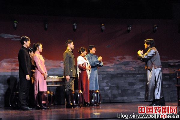 故宫青年彩排话剧《海棠依旧》