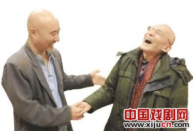 游本昌梅兰芳大剧院观看陈佩斯话剧《阳台》