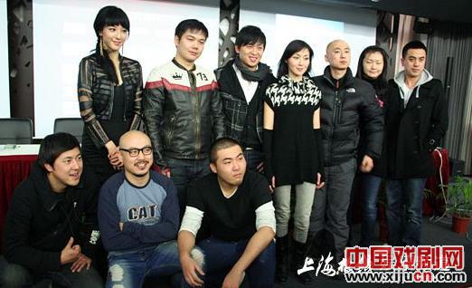 话剧《寻人启事》首演