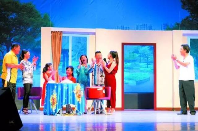 话剧老戏骨&ldquo;戏根不断&rdquo;