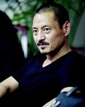 "话剧教父"尹铸胜转型