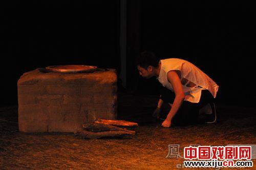 话剧《命若琴弦》引爆蓬蒿剧场