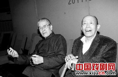 蓝天野、朱旭上演话剧《家》