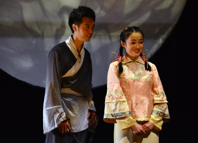 反腐话剧《大宅门的丫鬟》