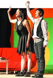 贺岁话剧《逃跑新娘》