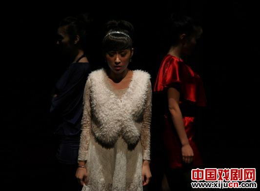 小剧场情感伦理话剧《请你对我说个谎》