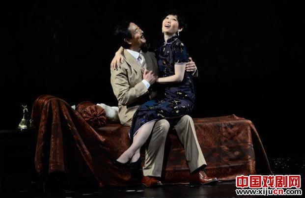 徐帆话剧《阮玲玉》坐濮存昕大腿