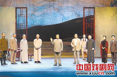 大型政论体话剧《民主之光》首演