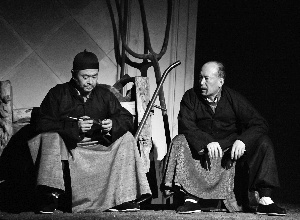 郭达演话剧《白鹿原》 送画册贺母亲九十大寿