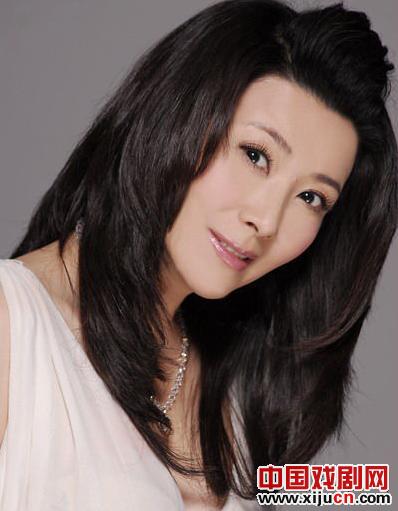 王静重返话剧舞台演《秋瑾》