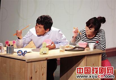 话剧《单身公寓》演出现场观众大胆求婚