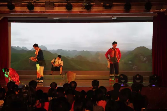 话剧《校友莫振高》在我校举行首场巡演