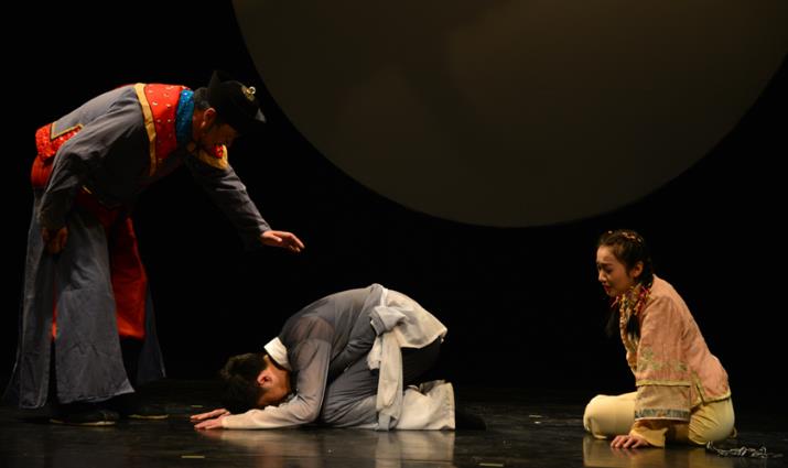 反腐话剧《大宅门的丫鬟》