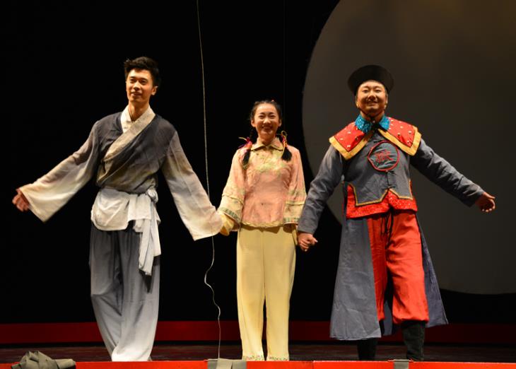 反腐话剧《大宅门的丫鬟》