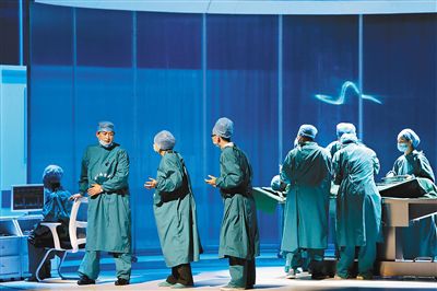 话剧《麻醉师》震撼上演
