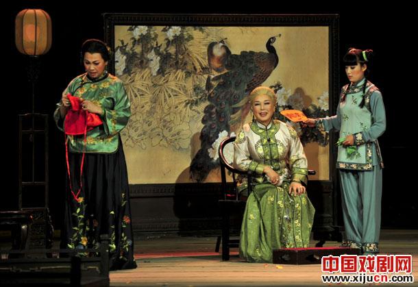 话剧《立秋》亮相新疆