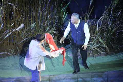 大型原创话剧《董必武》汇报演出