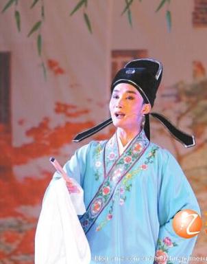 舍弃留在安徽知名剧院机会 19岁小伙欧阳可乡间唱响黄梅戏