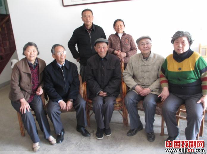 黄梅情结结深情&mdash;&mdash;王正德、周桂兰,徐艳鸿、石冬梅两对夫妇拜看杨国英先生记事