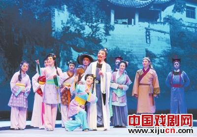 天天看戏，天天有喜