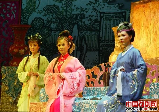 评新编黄梅戏红楼探春