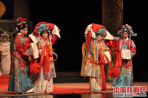 韩再芬《女驸马》