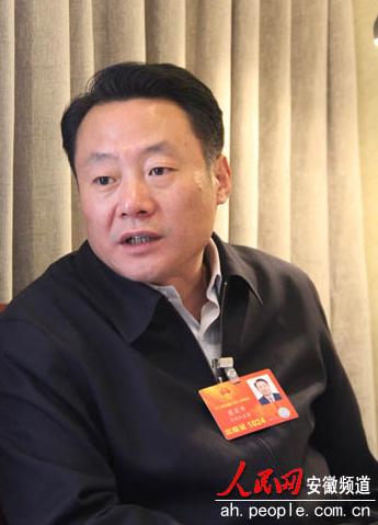 虞爱华: 要把黄梅戏产业链延伸并做大做强