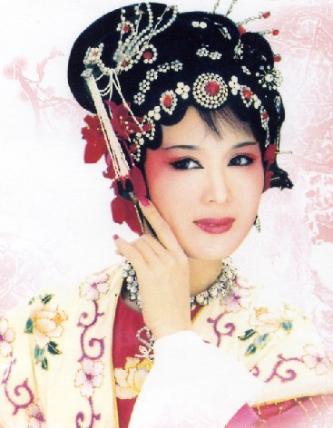 吴琼生日情系黄梅开个唱