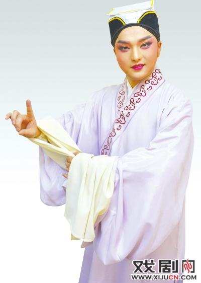 不待扬鞭自奋蹄&mdash;&mdash;记优秀黄梅戏青年演员王刚