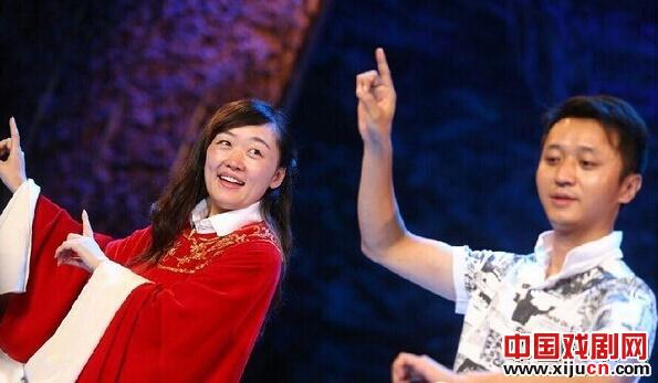 再芬黄梅公馆演出《夫妻观灯》《戏牡丹》《天仙配》等经典黄梅戏